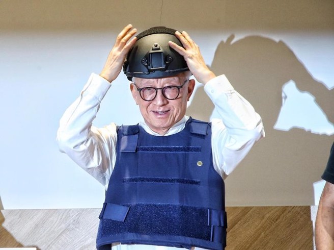 曹兴诚称斥资10亿训练民间勇士保乡，网民支持理念但质疑可行性有多少。（中央社）