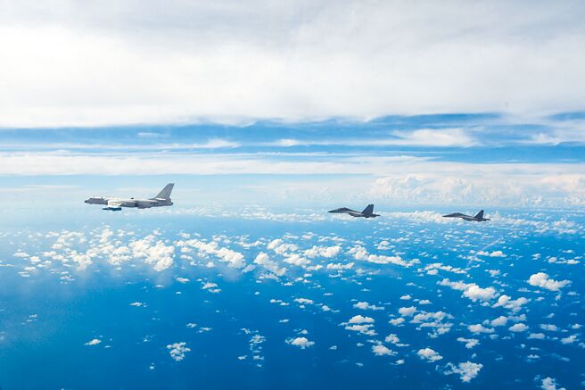 中国想模糊台海中线，不断用军机试探。 （新华社）
