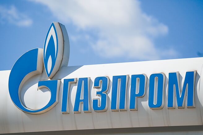 日俄繼續天然氣合作，在「薩哈林2號」原先的運營公司「薩哈林能源」中，三井物產出資12.5％，三菱商事出資10％，俄國政府系統企業俄羅斯天然氣工業股份公司（見圖）出資約50％。（新華社）