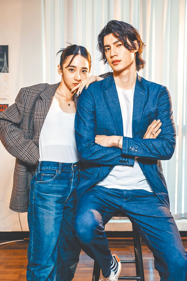 李沐（左）與羅宏正首度合作《滴水的推理書屋》，激盪出不少火花。（羅永銘攝）