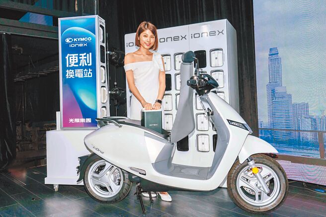 Ionex换电站超过88％集中在包括机车行、卖场、连锁商场、超商、餐厅等消费者经常性光临购物的场域。（石智中摄）