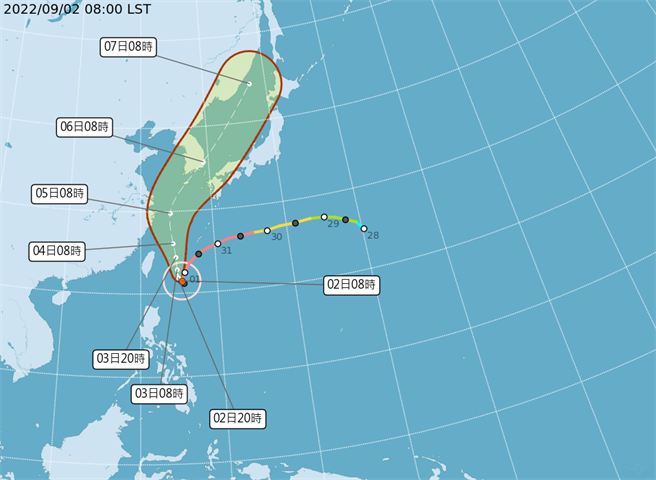 轩岚诺颱风受到环境因素影响，强度略微减弱至中度颱风，但中央气象局表示，该颱风位置目前在鹅銮鼻东方海面约470公里处，暴风半径为250公里。（翻摄自中央气象局／林良齐台北传真）
