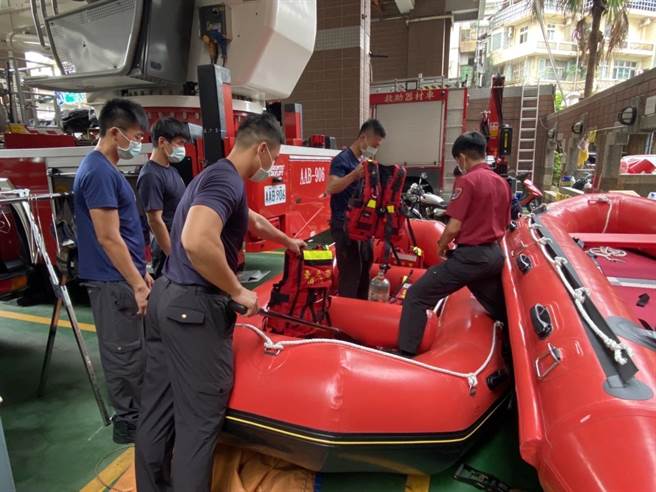 因应颱风来袭，北市消防局已做好防颱整备工作。（翻摄照片／林郁平台北传真）