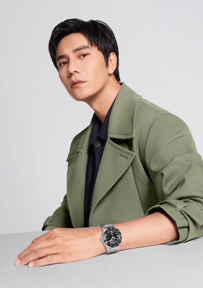 万宝龙品牌大使陈坤配戴1858系列GMT腕表。（Montblanc提供）