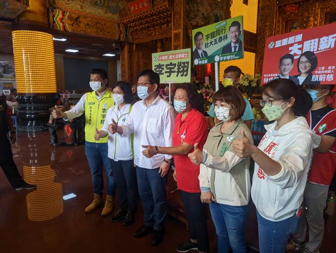 民进党新北市长参选人林佳龙今2日说，新北市长的选举绝对是这一次九合一的重中之重，中央要推的政策，如果地方政府能够全力的来配合，加速推动会有更好的成果，所以民进党会团结全力投入，争取最后的胜选。(黄敬文摄)