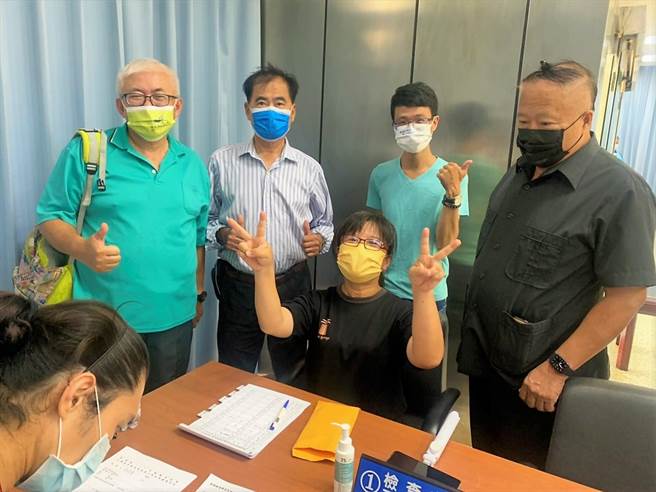 民視記者廖璟華投入澎湖湖西鄉議員選舉，她希望扮演攪動議會的「鯰魚」，促使澎湖縣議有前進的動力。（張茂雄攝）