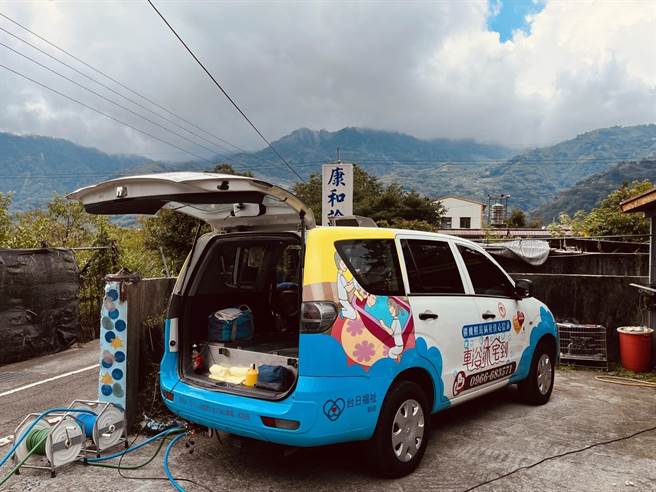 永信社福基金会挺进台中市和平部落，发送弱势族群中秋物资。（永信基金会提供／陈淑娥台中传真）