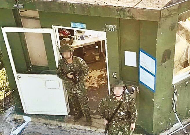 中共無人機近期不斷侵擾金門，社群媒體微博上流傳中共無人機拍攝金門二膽島防區烈嶼官兵崗哨照片，引發關注。（摘自微博）