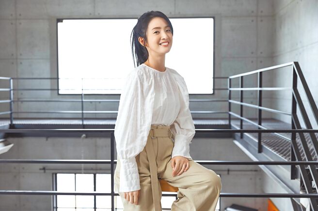 林依晨一听到〈各自安好〉就深受感动。（相信音乐提供）