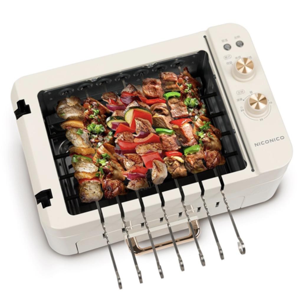樂天市場上大王家電館的NICONICO 多功能串烤機，原價4990元，特價4280元。（樂天市場提供）