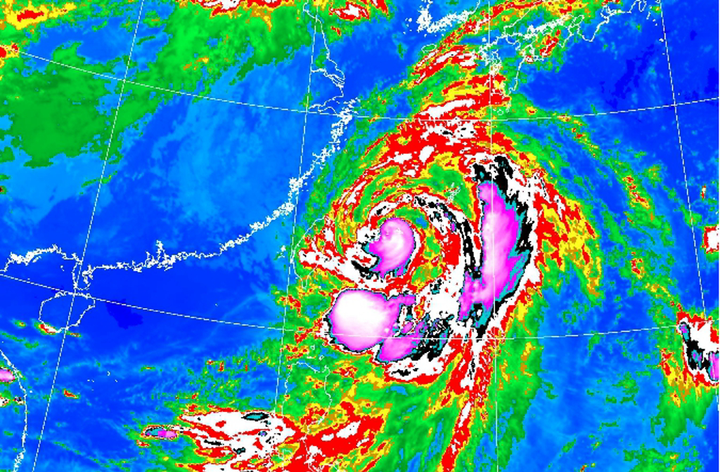 氣象局預估，今晚到明日軒嵐諾暴風圈離台灣最接近。（圖／擷取自氣象局官網）