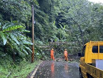 竹縣山區風雨來襲 數百戶斷電台電搶修中
