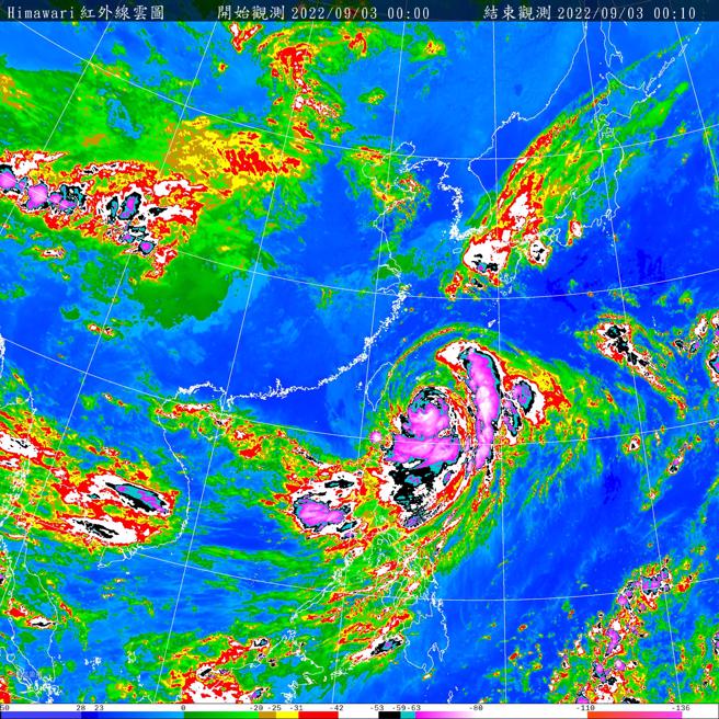 气象局表示，将在3日凌晨2点30分发布轩岚诺颱风的陆上警报。(图／中央气象局)