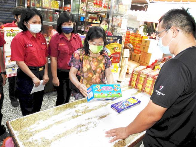 中秋佳节到来，南投县消防局特加强宣导爆竹烟火安全。（南投县政府提供）