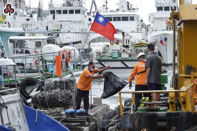 交通部航港局表示，今有12条航线、106航次停航。（本报资料照）