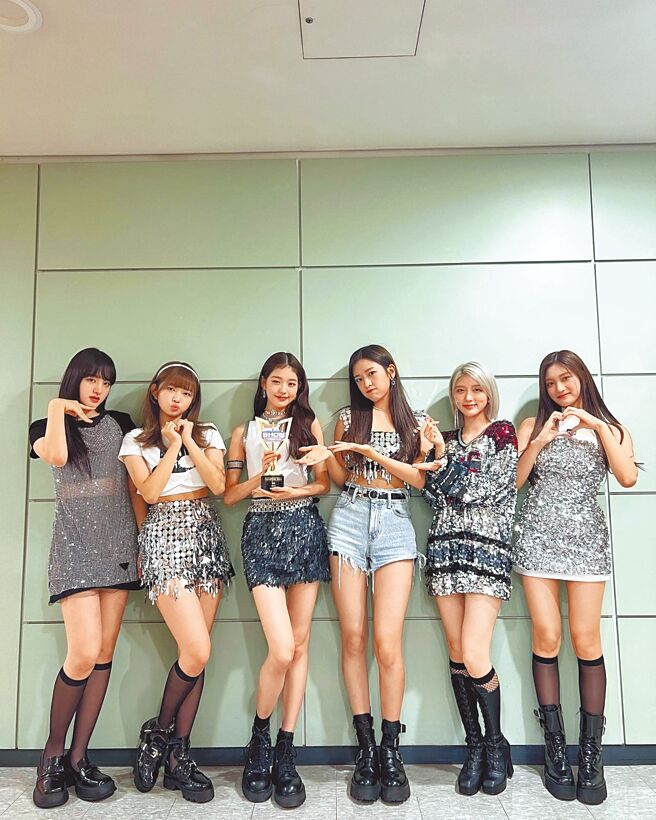 IVE出道僅9個月便在音樂節目上獲得26個冠軍獎座 。（摘自臉書）
