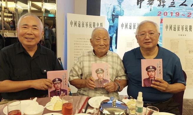 左化鹏》资深记者让「伏魔专案」永流传
。(图/爱传媒提供)