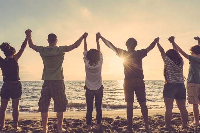 牡羊座、射手座、双子座的朋友超多。（图／shutterstock）