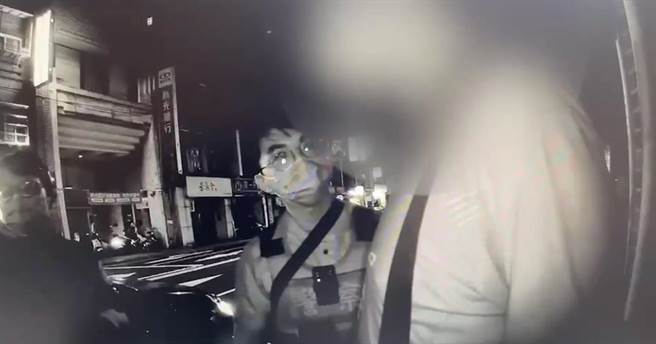 41岁郭姓男子担任诈欺集团车手提领14万，躲藏1个月终遭警方逮捕。（翻摄画面）