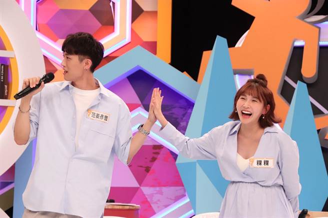 范姜彥豐（左）、粿粿上《同學來了》分享夫妻間的趣事。（中天綜合台提供）
