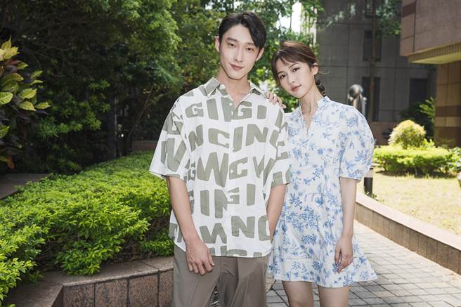 唐纶（左）与何思静在电影《藏匿处》中是CP关系。（LiTV、影格电影）