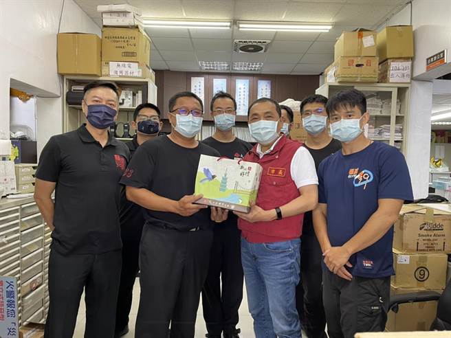 轩岚诺过境，侯友宜视察东北角復原情形。（新北市新闻局提供）