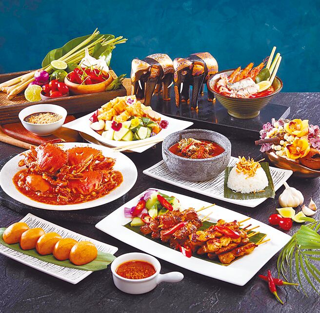 50楼Cafe的美味名菜，右上起顺时钟为泰式冬荫海鲜汤麵、仁当牛肉、沙嗲牛肉及鸡肉串、新加坡辣椒蟹佐银丝卷、啰渣蔬果沙拉。（mega50提供）