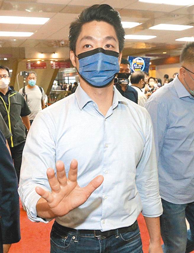 蔣萬安說，除了獎勵生育，未來在衛生棉政策不只提供給國中生，將會擴大到國小和高中。（本報資料照片）