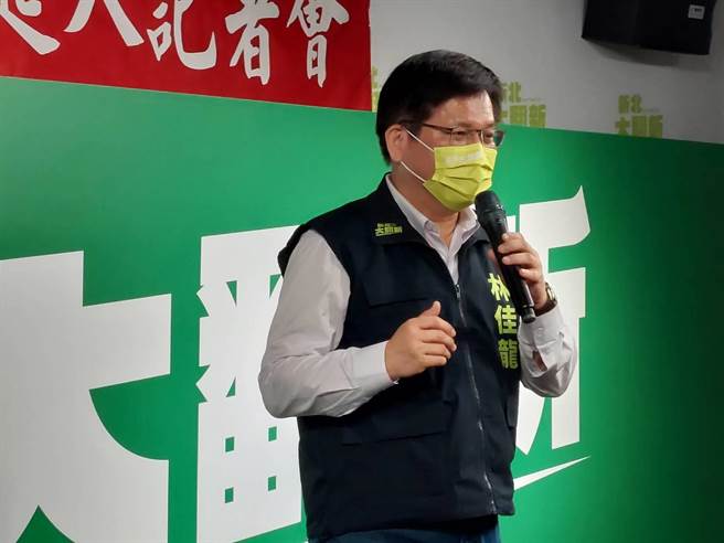 民进党新北市长参选人林佳龙接受电视节目专访，认为新北市长侯友宜的民调已比一个月前低，他预测选战最后输赢在10万票。（图／中时资料照）