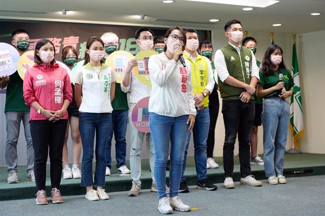 新北市議員參選人顏蔚慈表示，18歲公民權是世界潮流與趨勢。（民進黨青年部提供）