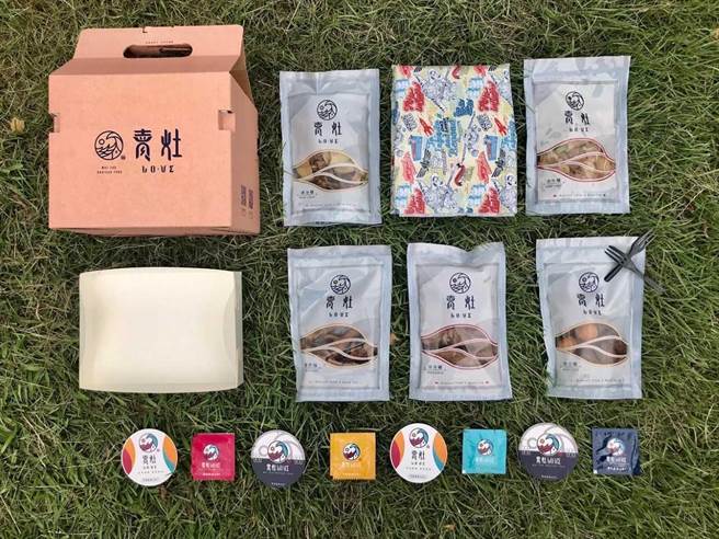 新北市經發局今率先公布2022新北嚴選網路票選前3名的「最佳人氣獎」以及各類組前2名的「極品嚴選獎」，為了鼓勵更多業者參與，特色商品入圍名單也將從30名增至46名。（新北市經發局提供）