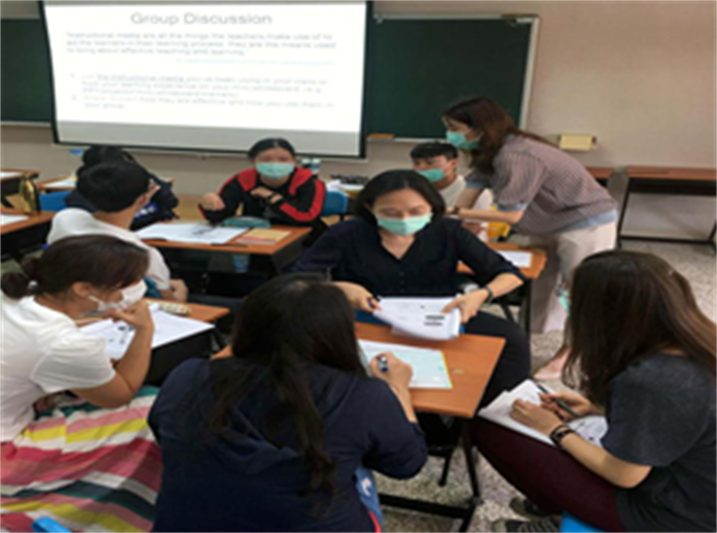 文藻外語大學開辦「全英語教學認證」，由專業的全英語教育師資授課，帶領學員從教案撰寫、英語教學實務演示到口試，並經文藻外大認證，培育出具備全英語教學實力師資。（文藻外語大學提供／崔正綱高雄傳真）