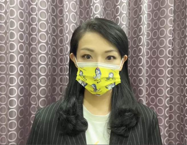 民眾党新竹市长参选人高虹安5日表示，看完林耕仁论文确实发现「不寻常之处」，但也肯定林耕仁主动缴送资料到阳明交大的做法。（高虹安团队提供／王惠慧新竹传真）