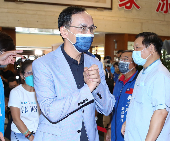 中華民國公教警消聯合總會，力挺蔣萬安競選台北市長後援會5日舉行授旗典禮，國民黨主席朱立倫（見圖）受邀出席。（陳俊吉攝）