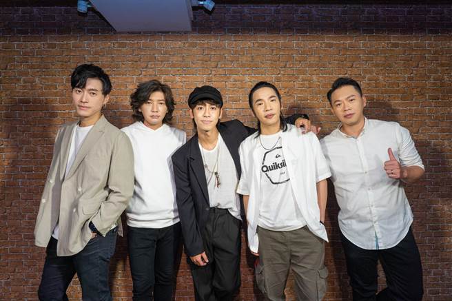 鼓鼓（中）将担任SOWHAT乐团的演唱会嘉宾。（SOWHAT乐团提供）