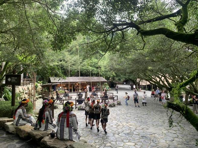 九族文化村9月起，推出《秋收》平安感恩季。（九族提供／廖志晃南投传真）