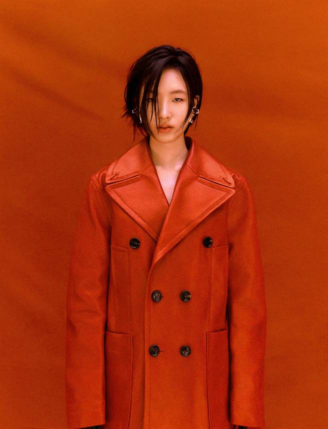 小S的16歲大女兒許曦文（Elly）登上時尚雜誌9月號封面。（《Bella儂儂》提供）