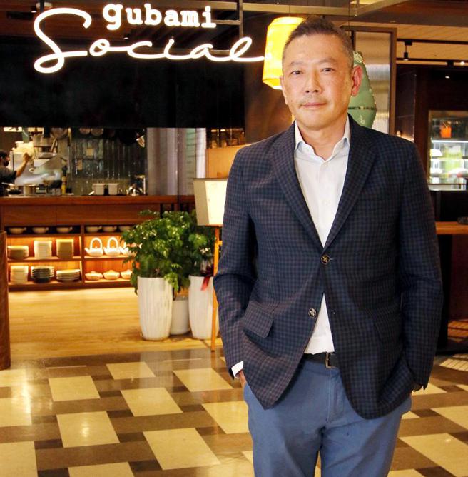 （吴昕阳看好今年业绩突破830亿元、双位数成长。图／新光三越提供）