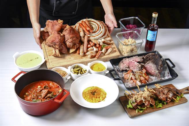 九月份品坊西餐厅德国美食节，推出德国猪脚、烤德式卷肠、德式酸牛肉等经典德国美食。（华航诺富特提供）