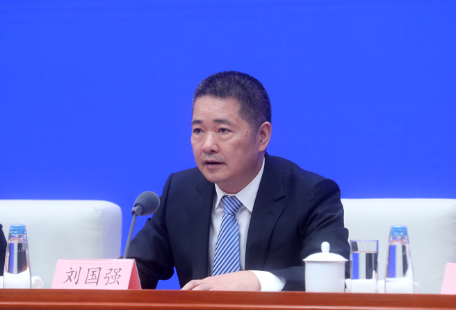 近期国际美元匯率大幅波动，大陆人民银行副行长刘国强喊话称，人民币匯率「不会出事，也不允许出事」。（图／中新社）