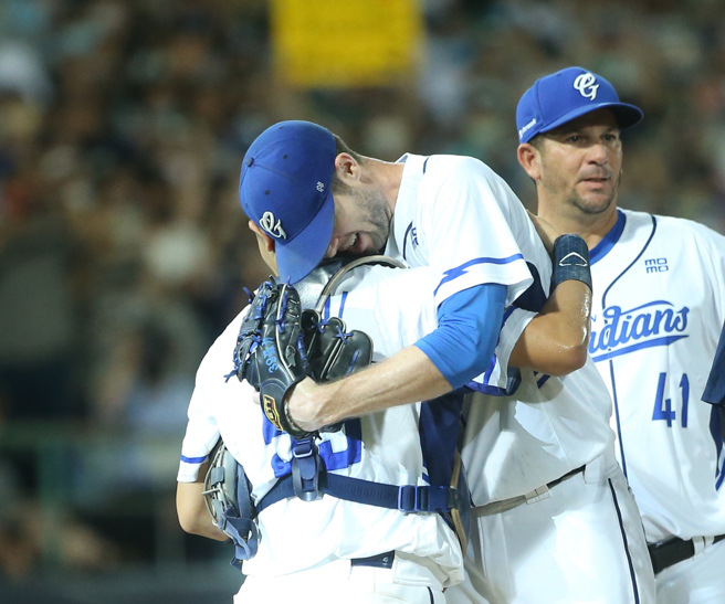 富邦悍将洋投罗力。（陈怡诚摄）