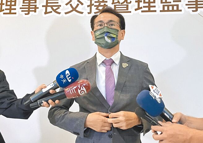 对于对手国民党参选人张善政的农委会研究案，民进党桃园市长参选人郑运鹏（见图）提出2点呼吁。（吕筱蝉摄）