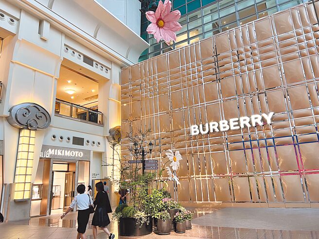 台北101 Burberry回归4楼后，成为继伦敦首家全球旗舰店，亚洲首发的最新形象旗舰店，9月上旬将开幕。（吴奕萱摄）