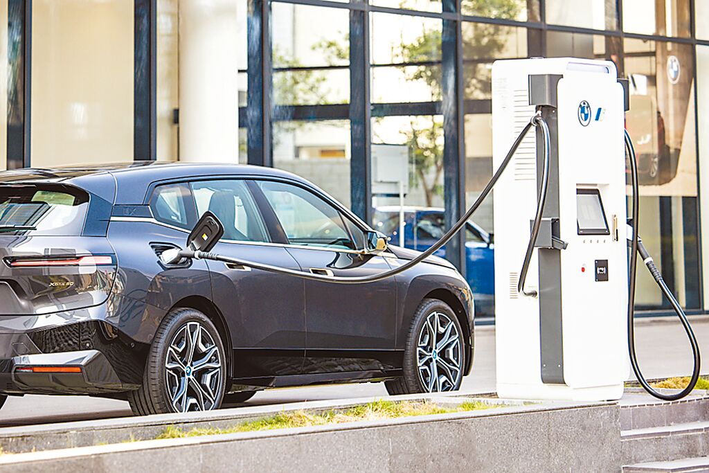 BMW總代理汎德已完成10座BMW i直流高速充電站。（汎德提供）