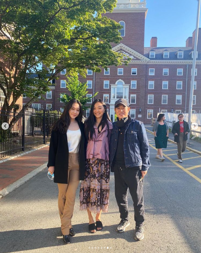 李连杰和两个女儿的身高几乎一样。（图／IG@Jada ）