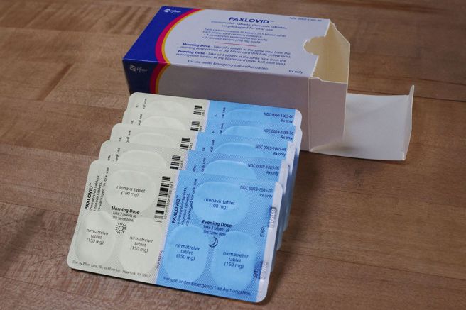 辉瑞Paxlovid已经成为美国治疗新冠的首选方法，政府花了100多亿美元购入这种药物，台湾也在今年春季陆续採购了70几万份供民眾使用。（图／美联社）