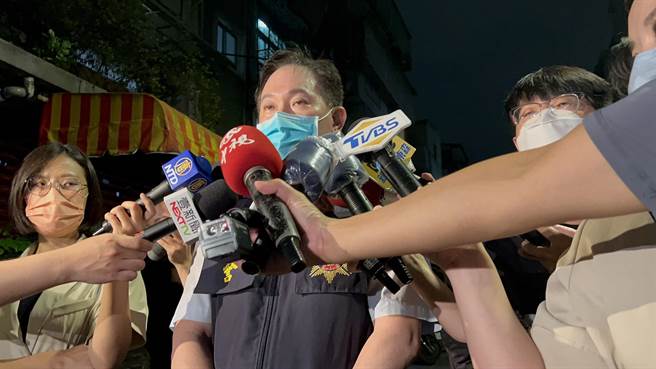 永和警分局偵查隊長李志祥說明案情。（李奇叡攝）