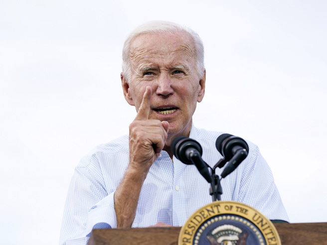 乌克兰总统泽伦斯基（Volodymyr Zelenskyy）多次呼吁将俄罗斯列为「支持恐怖主义国家」（state sponsor of terrorism），不过美国总统拜登5日对此回应「不」字。」（图／美联社）