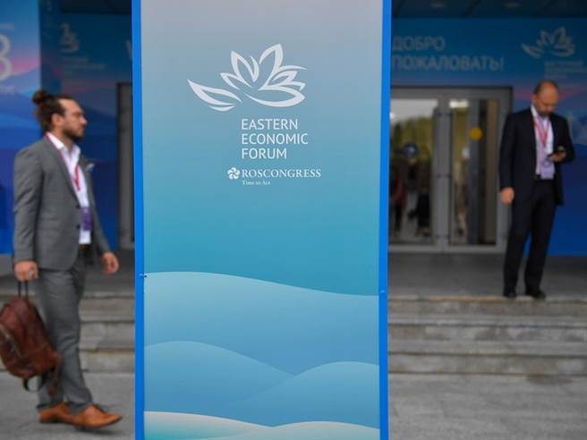 第七屆東方經濟論壇在俄羅斯海參崴舉行。（圖／新華社）