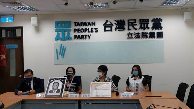 民眾黨立委蔡壁如於黨團召開記者會。（邱新博攝）